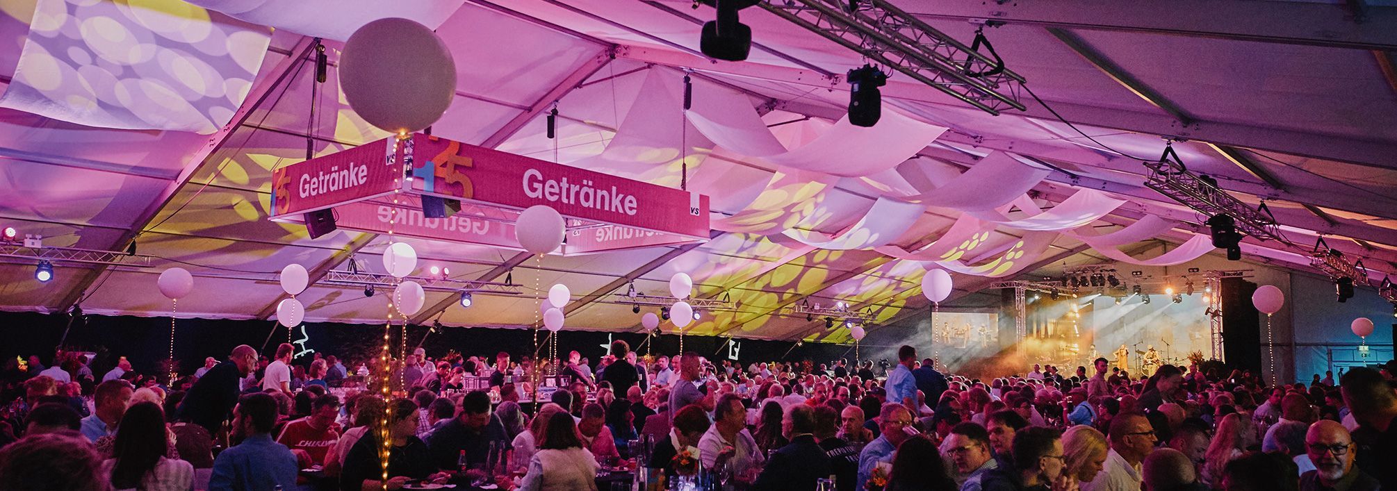 Das Festzelt bei der 125-Jahre-Feier von VS war prall gefüllt.