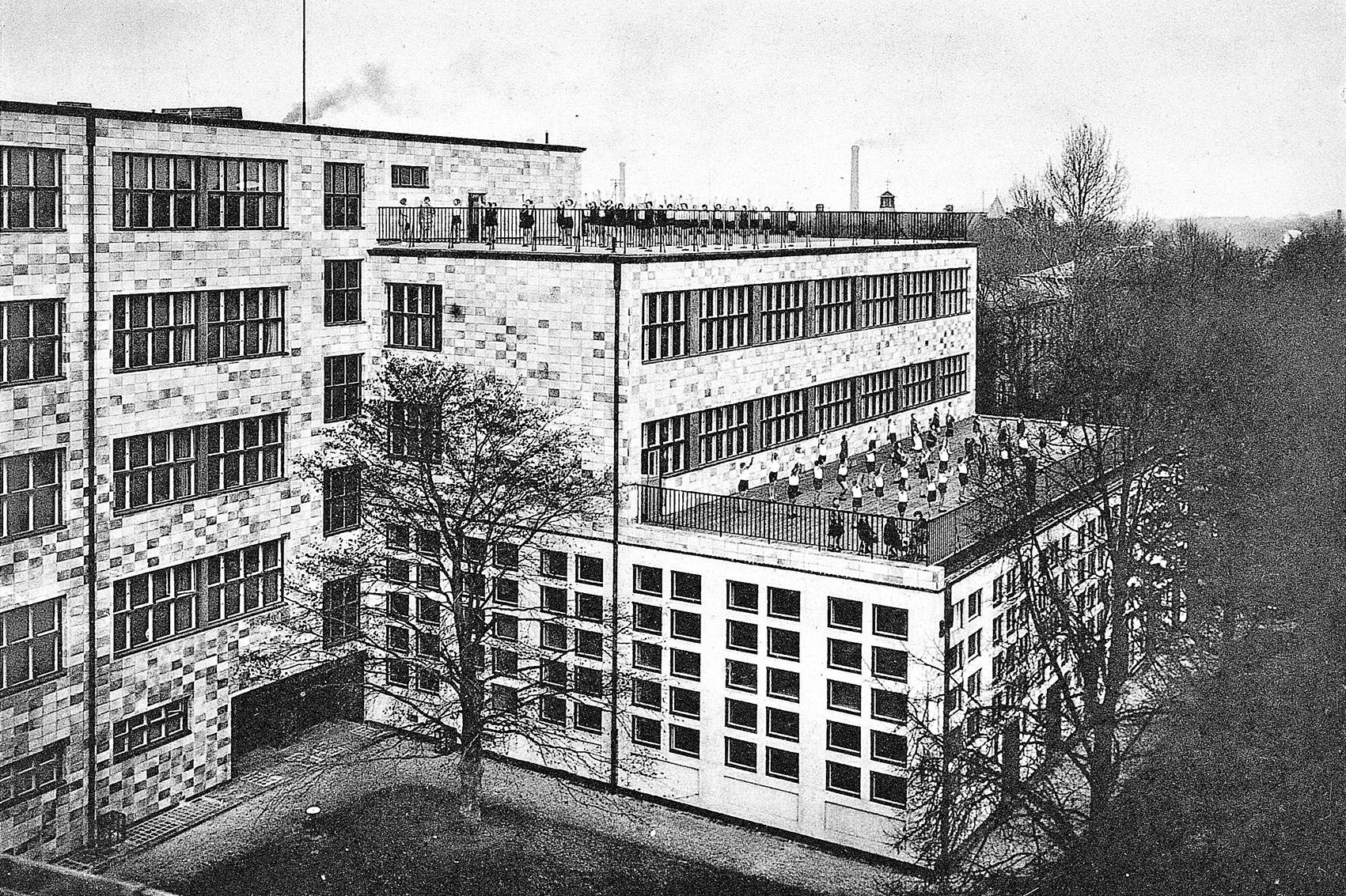 The building of the Dorotheen-Lyceum in Berlin-Köpenick in 1928/1929