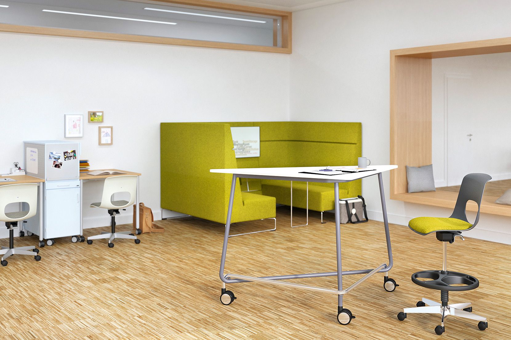 Der Stehtisch TriUnion von VS in einem Lehrerzimmer