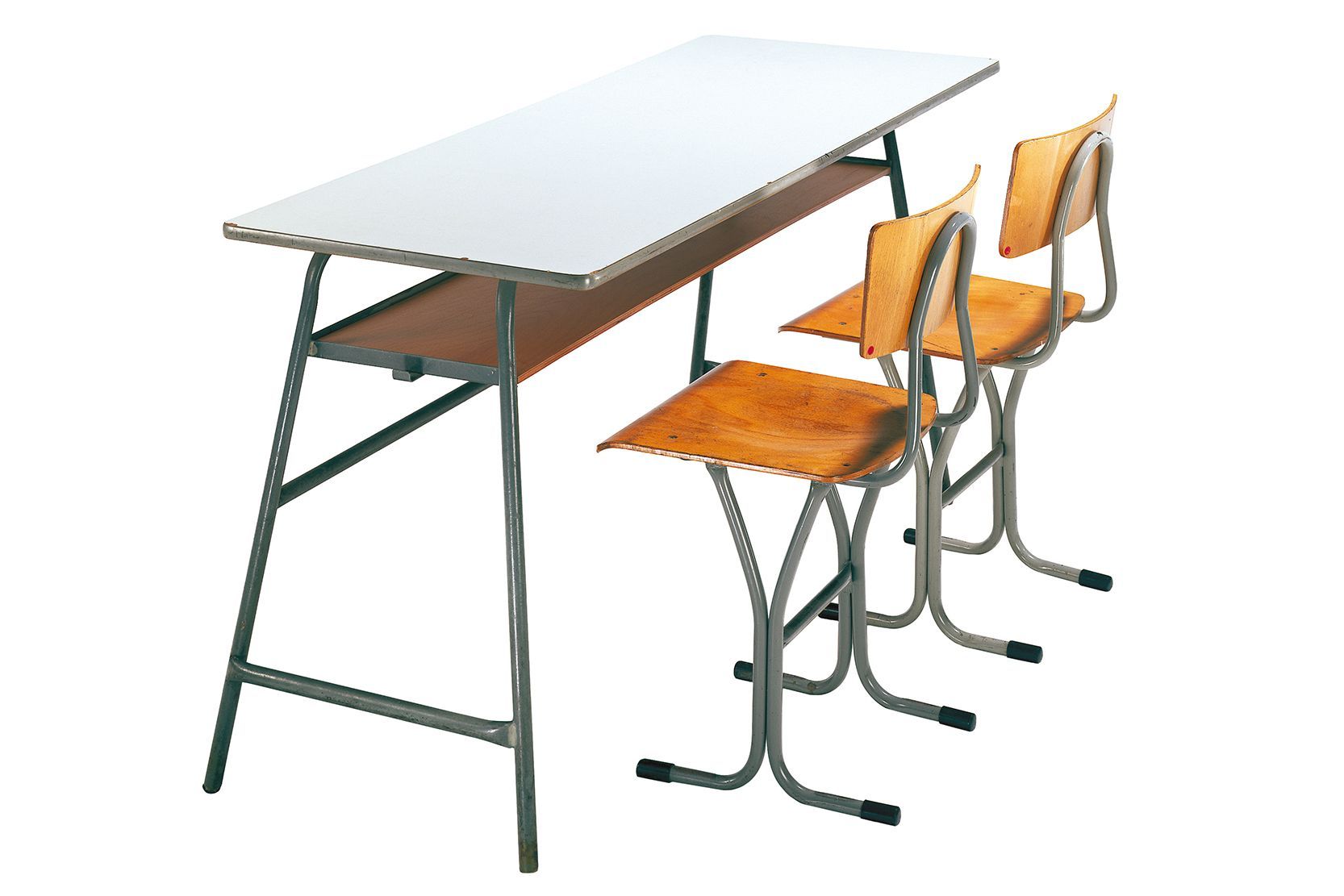 School furniture from the GDR: A school bench and two chairs made of wood with a tubular steel frame.