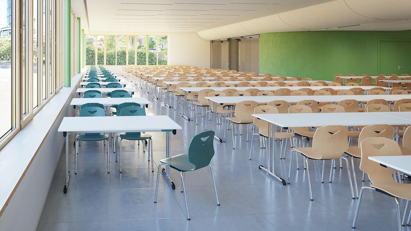 Eine Kantine mit VS-Mehrzwecktischen und JUMPER Ply Four Stühlen