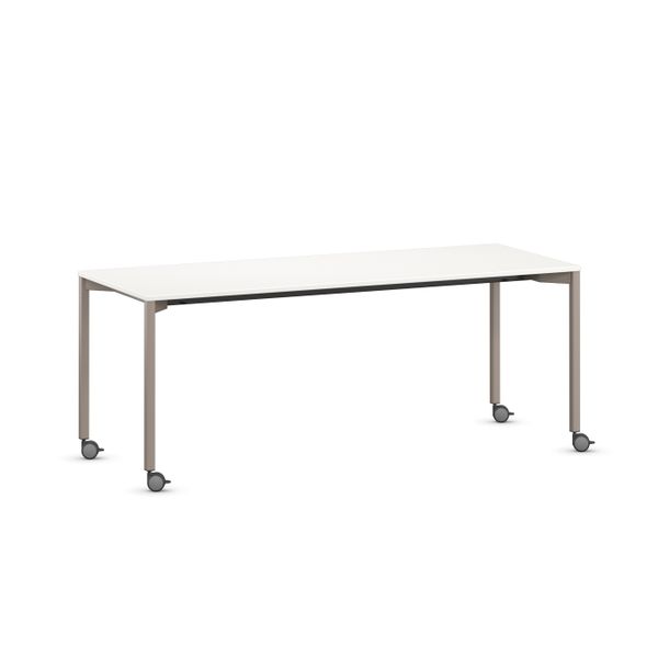 Cross-Q - Tisch aus Quadratrohr