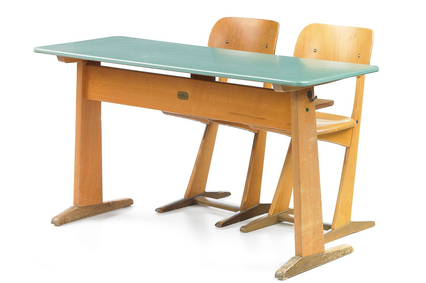 A VS skid table with LIGNOdur table top and two wooden skid chairs