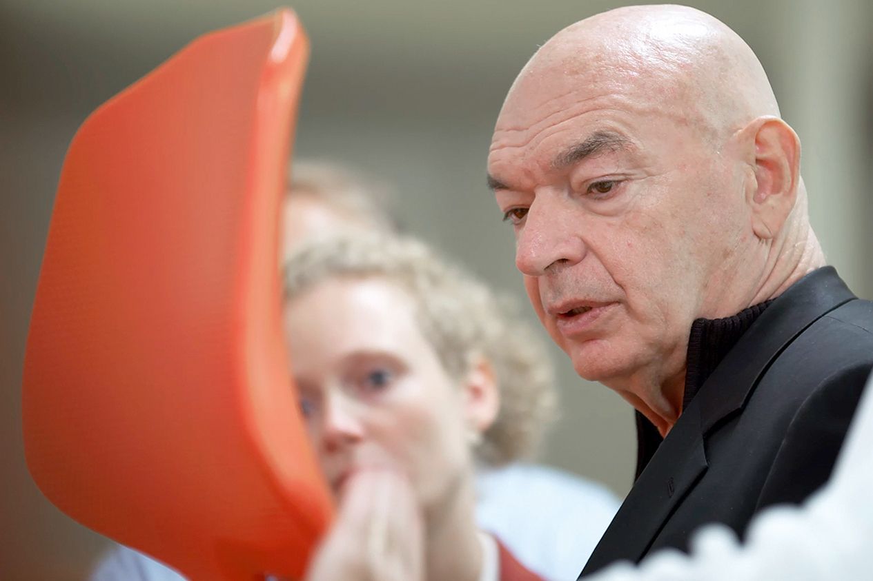 Jean Nouvel, der französische Stararchitekt, mit dem VS gemeinsam den Schul- und Objektstuhl JUMPER entwickelte.