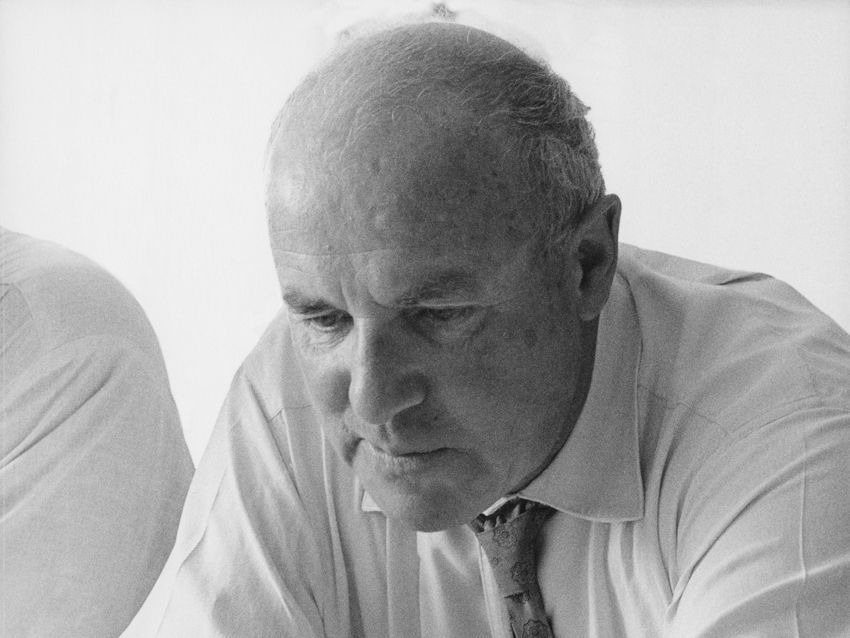 Portrait des Architekten und Möbeldesigners Egon Eiermann
