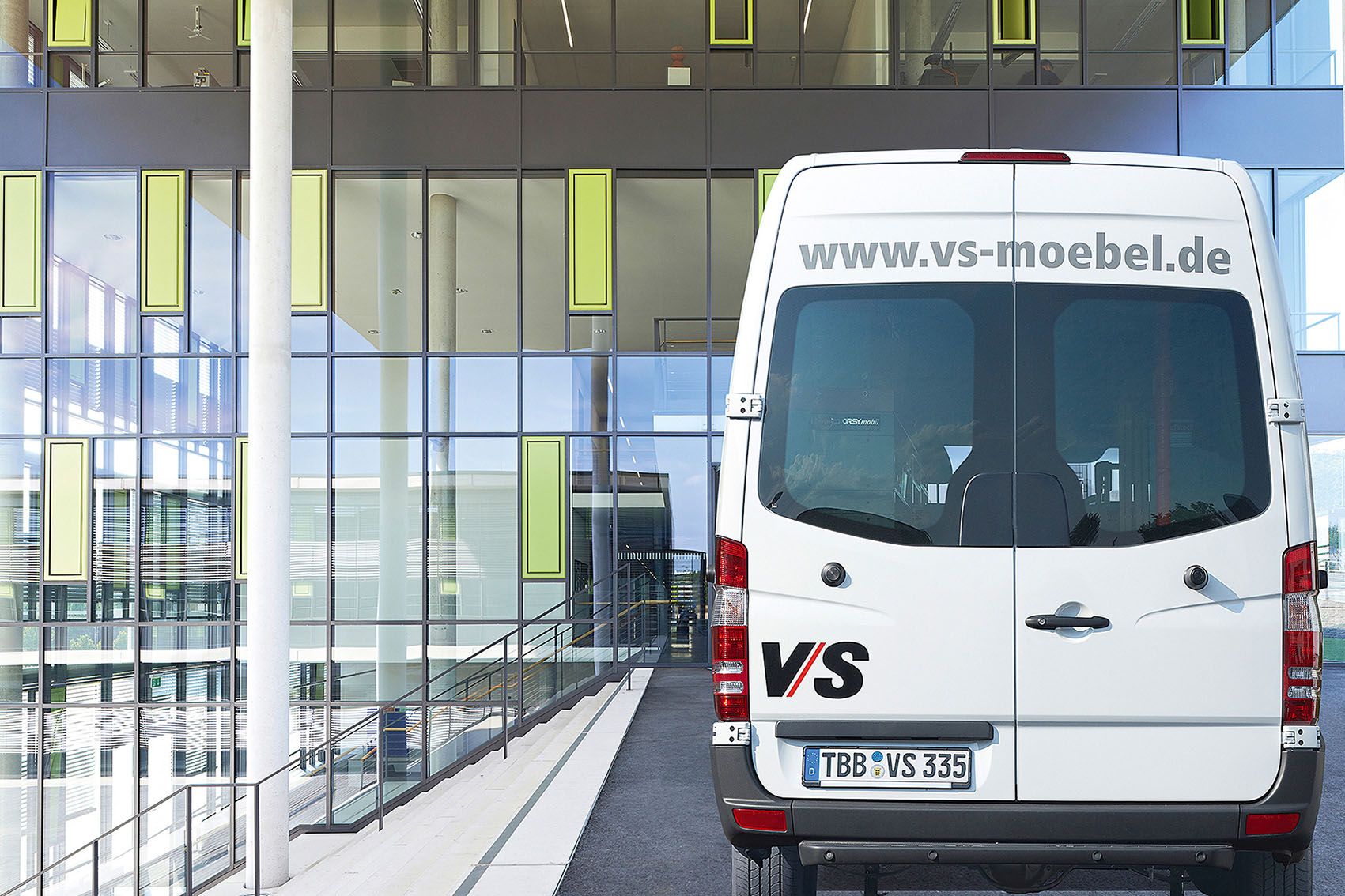Ein Sprinter des Kundendiensts von VS vor Ort beim Kunden