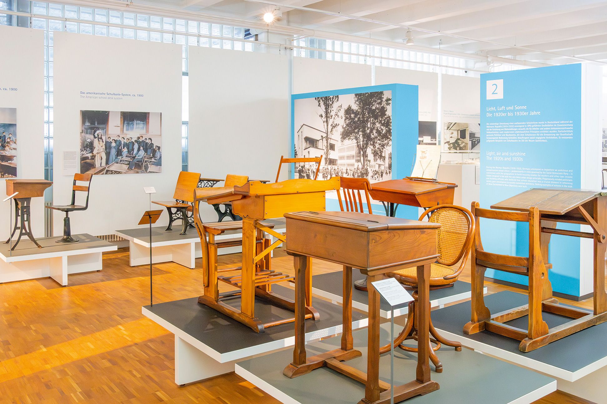 Historic student workstations from the first school museum on the factory premises of VS