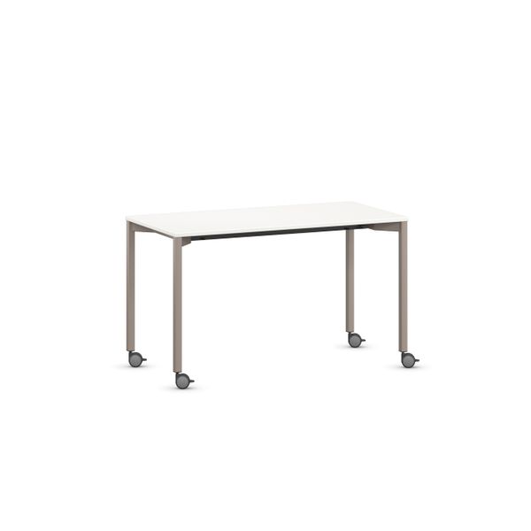 Cross-Q - Tisch aus Quadratrohr
