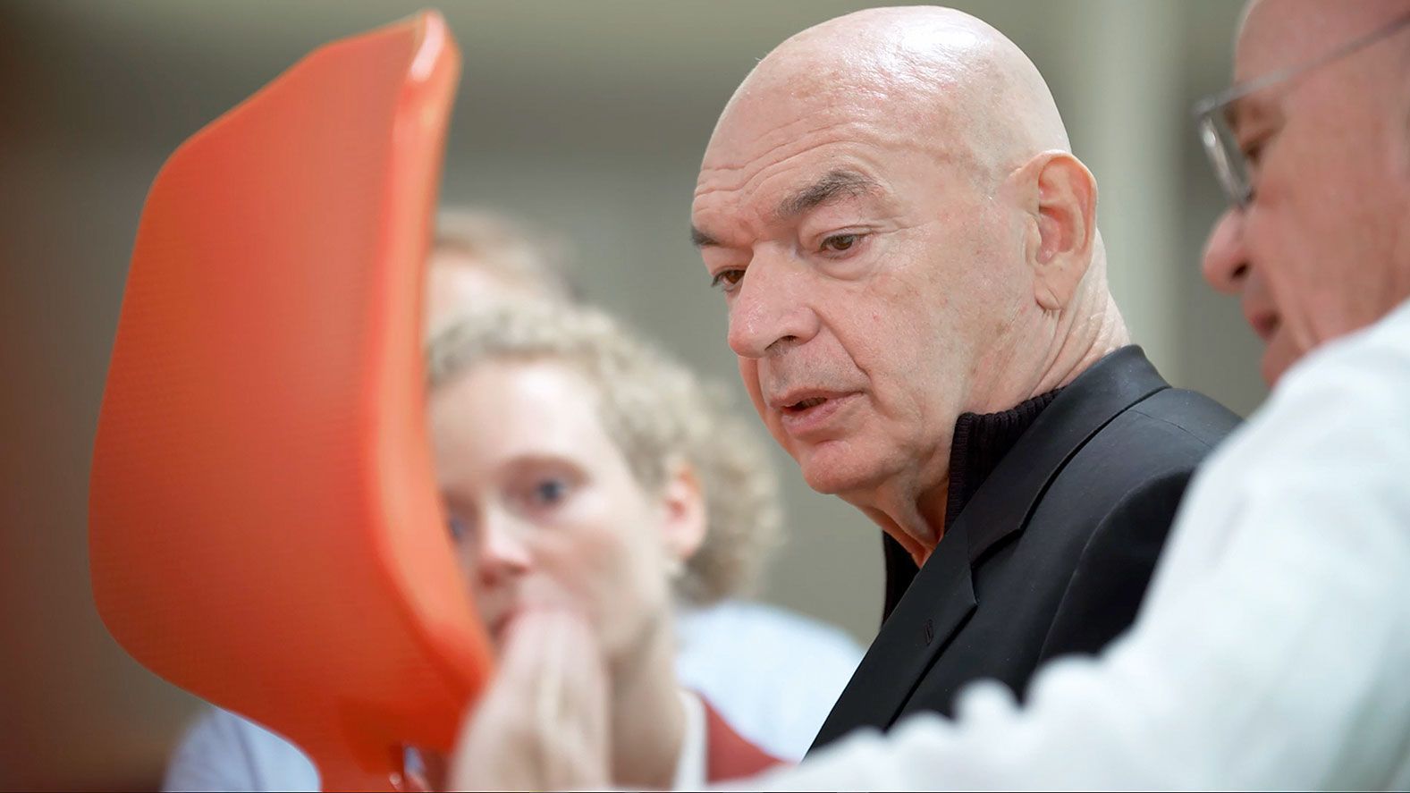 Jean Nouvel, the French star architect with whom VS developed the JUMPER students' and office chair.