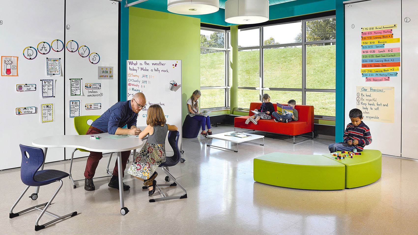 A multifaceted learning environment by VS for an all-day school: with seating elements from the Lounge and Shift+ Landscape series, the Puzzle free-form table and PantoSwing-LuPo pupil chairs