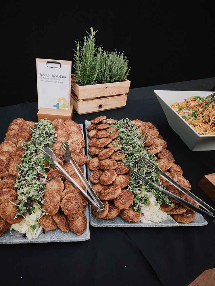 Ein leckeres Buffet sorgte für exzellente Bewirtung beim 125 Jahre Jubiläumsfest von VS.